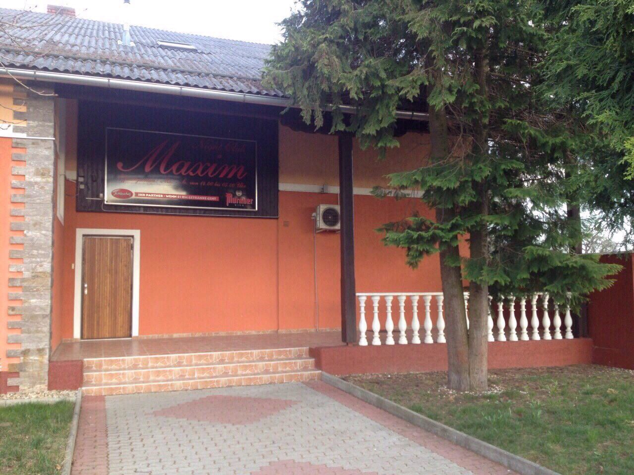 Maxim Bordell & Bar - Nightclub in Dirnbach, Austria