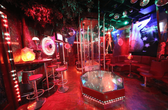 Luna Bar - Nightclub in Graz, Austria