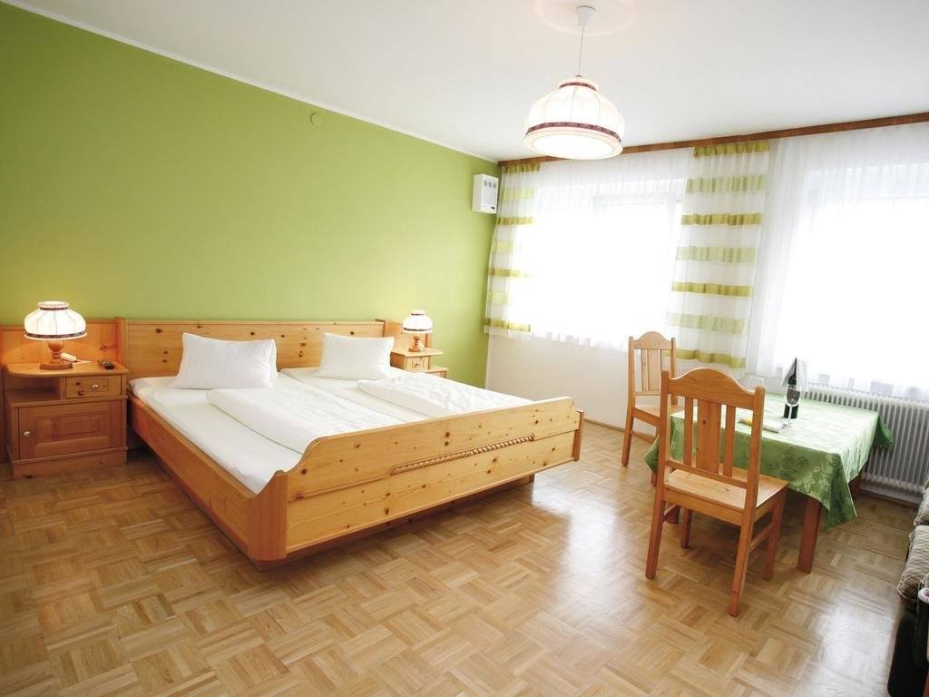 Hotel Jägerhof Wörthersee - Only Adults - Fkk in Krumpendorf, Austria