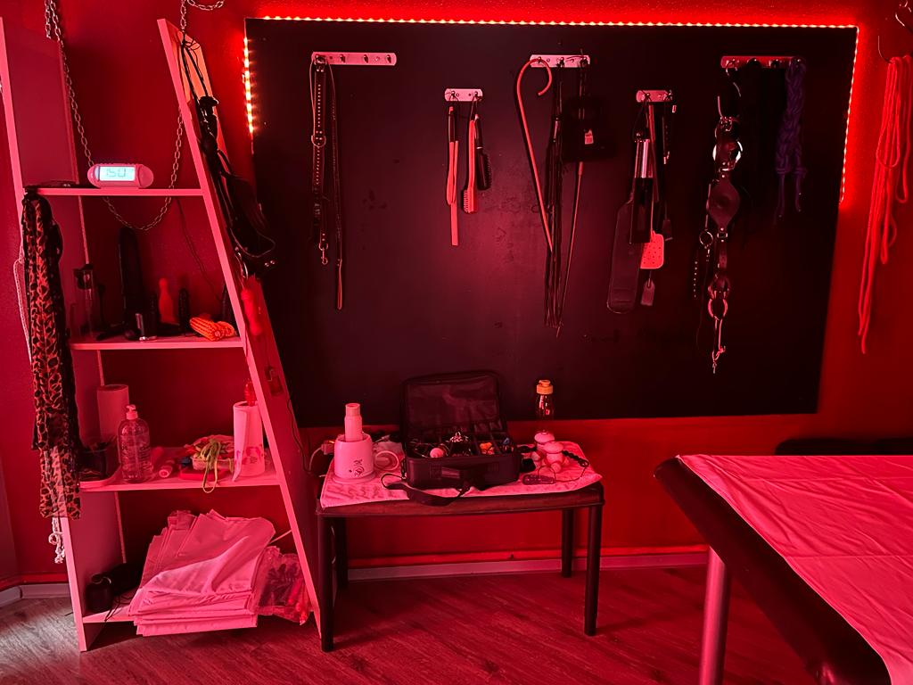 Domina Lady Ria - Erotic Massage in Ried Im Traunkreis, Austria