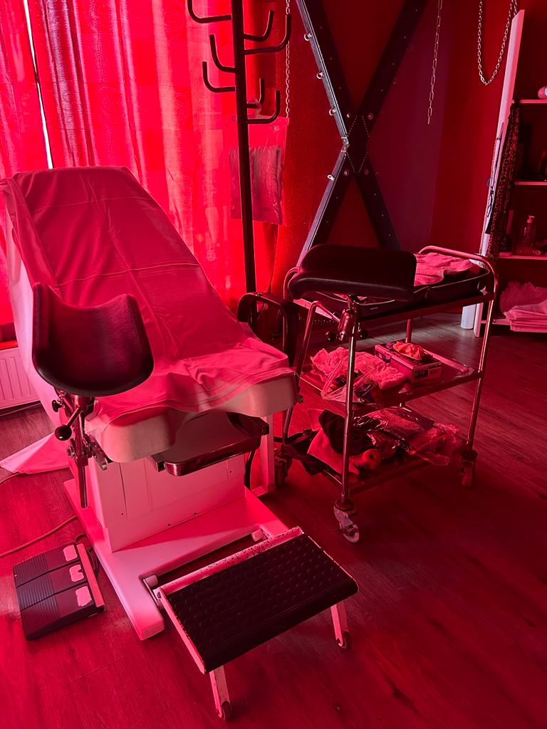 Domina Lady Ria - Erotic Massage in Ried Im Traunkreis, Austria