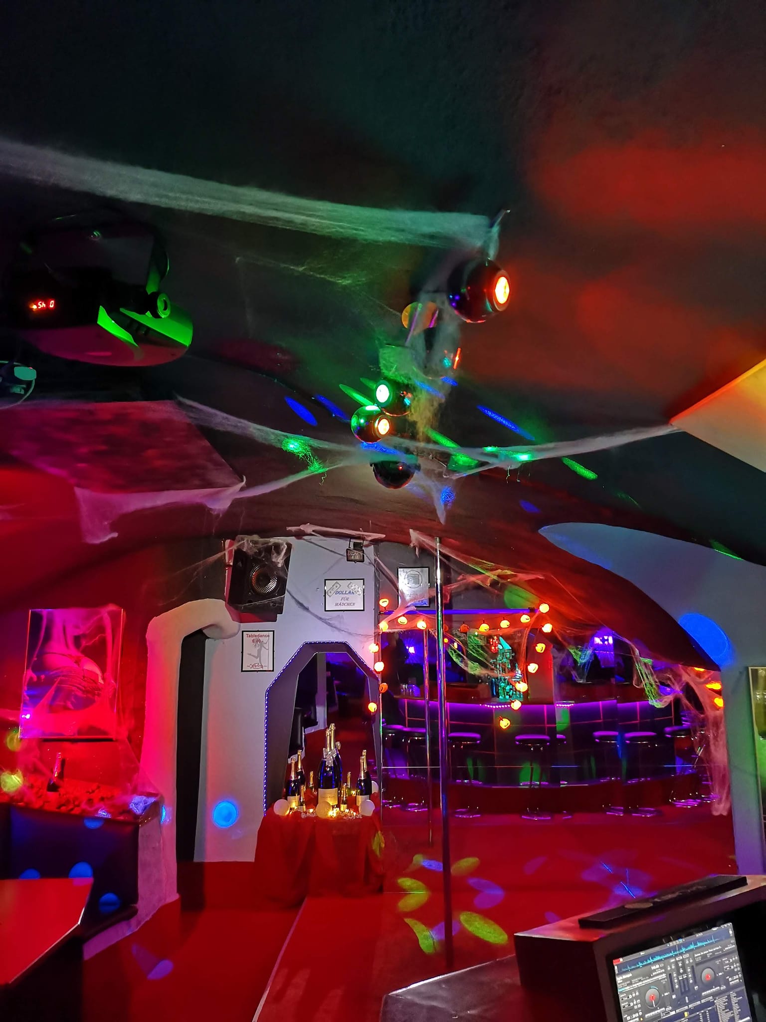 Hully Gully Table Dance - Nightclub in Sankt Johann, Austria
