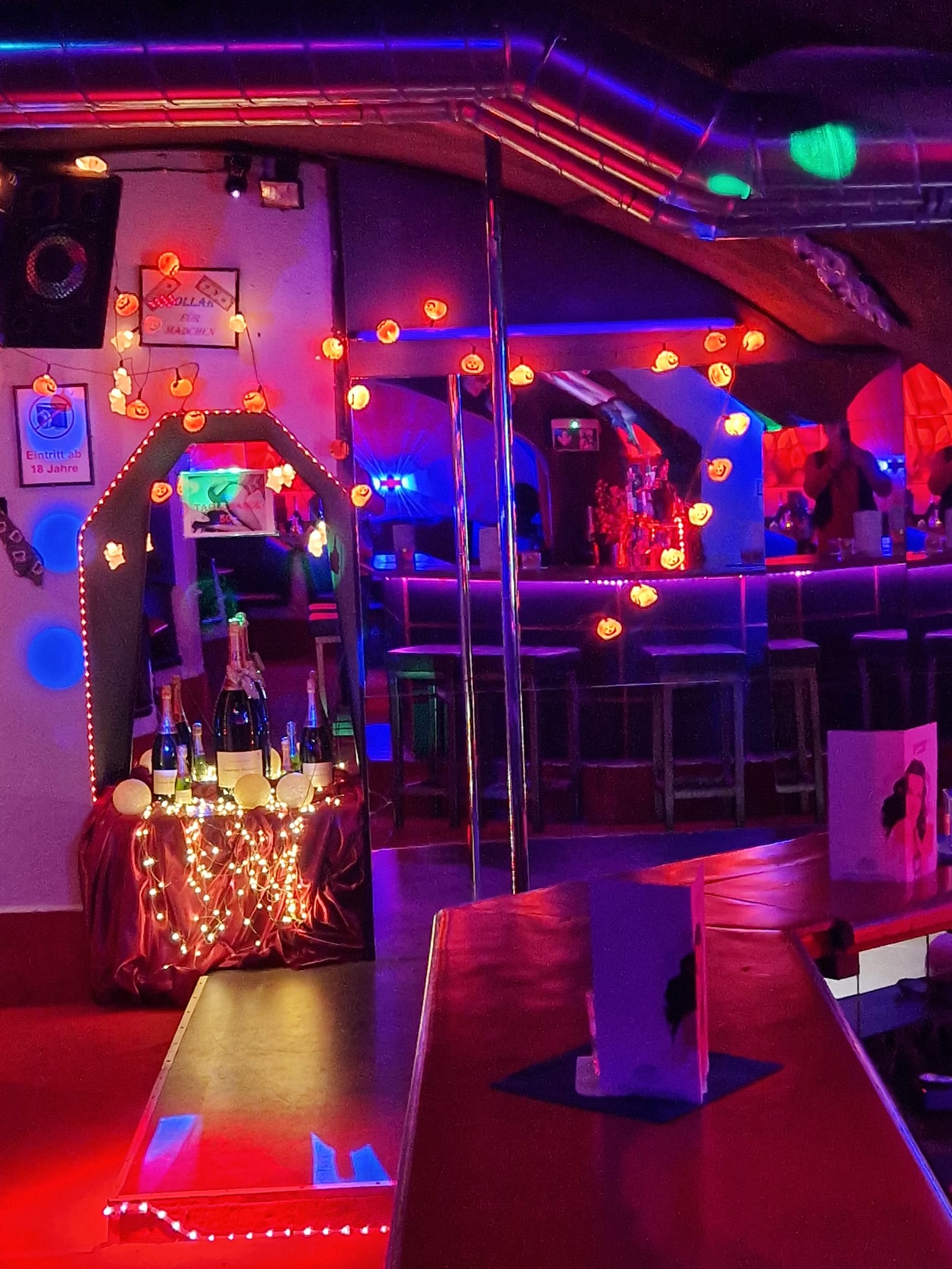 Hully Gully Table Dance - Nightclub in Sankt Johann, Austria