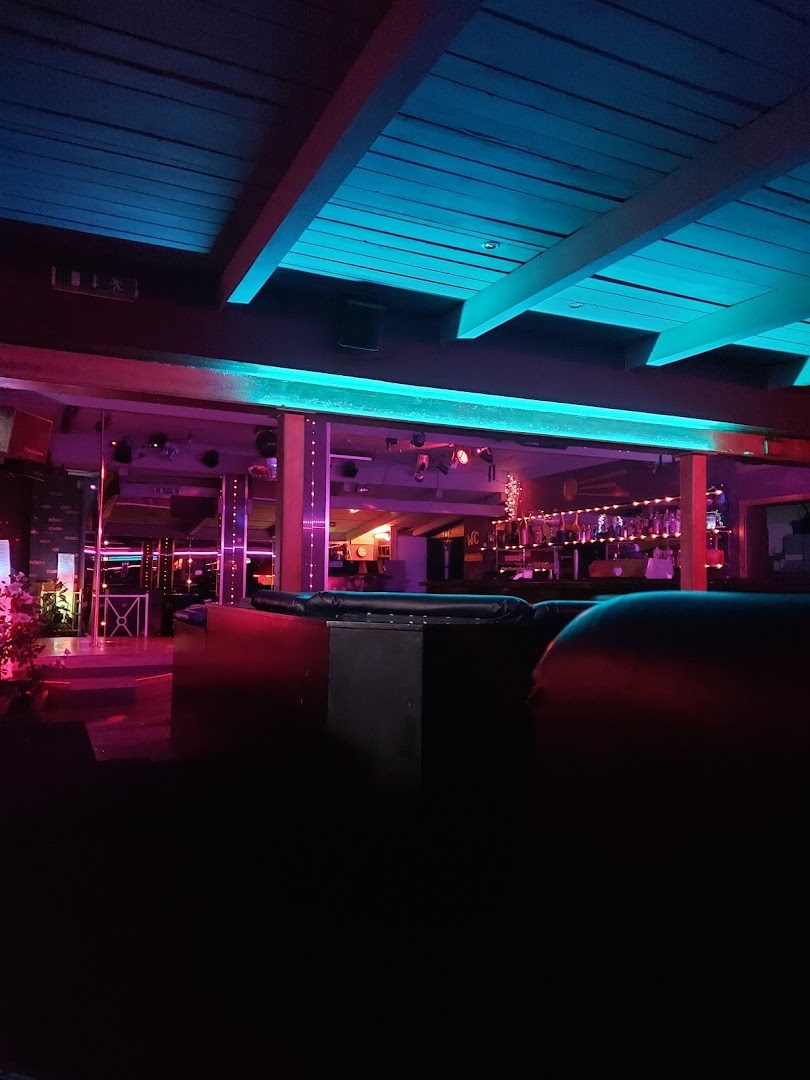 Blue Moon Table Dance Bar - Nightclub in Schruns, Austria