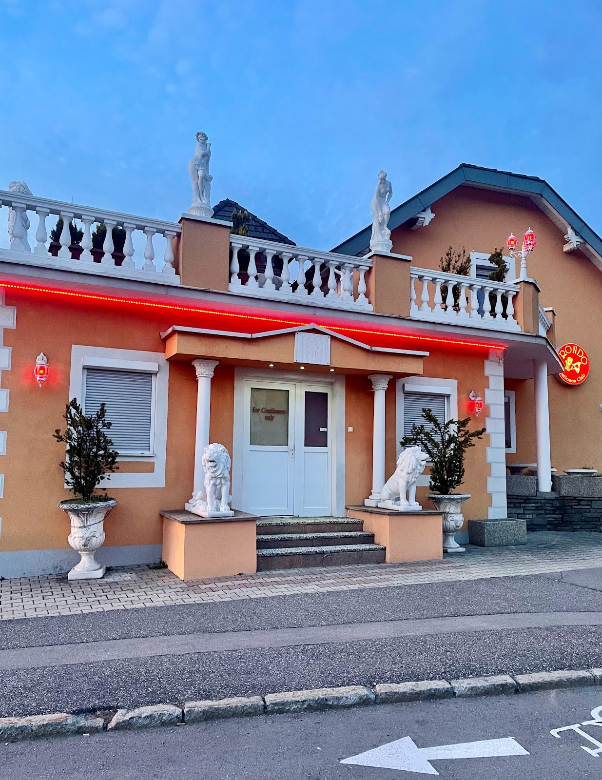 Rondo Gentlemen's Club - Nightclub in Spittal An Der Drau, Austria