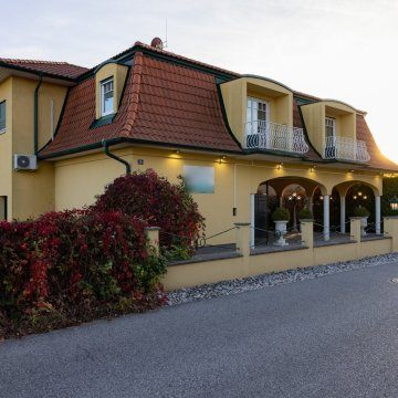 Haus Theresienfeld - Brothel in Theresienfeld, Austria