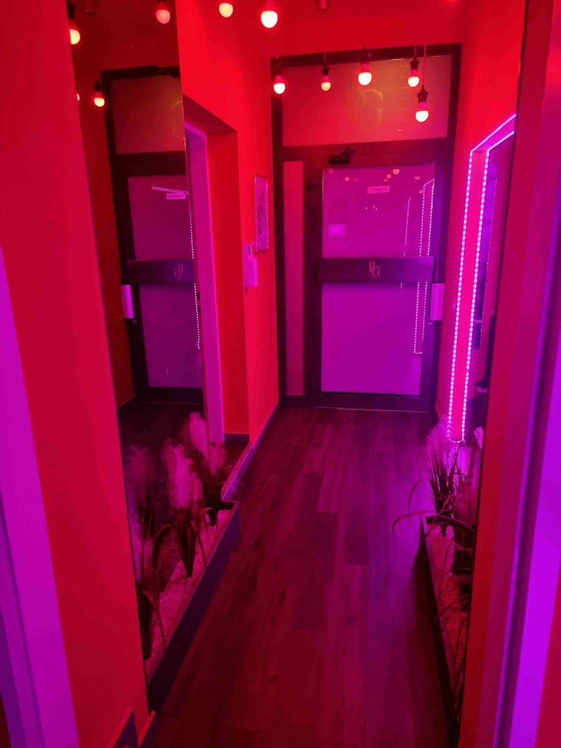 Amore Lounge Vermittlungsagentur - Brothel in Vienna, Austria