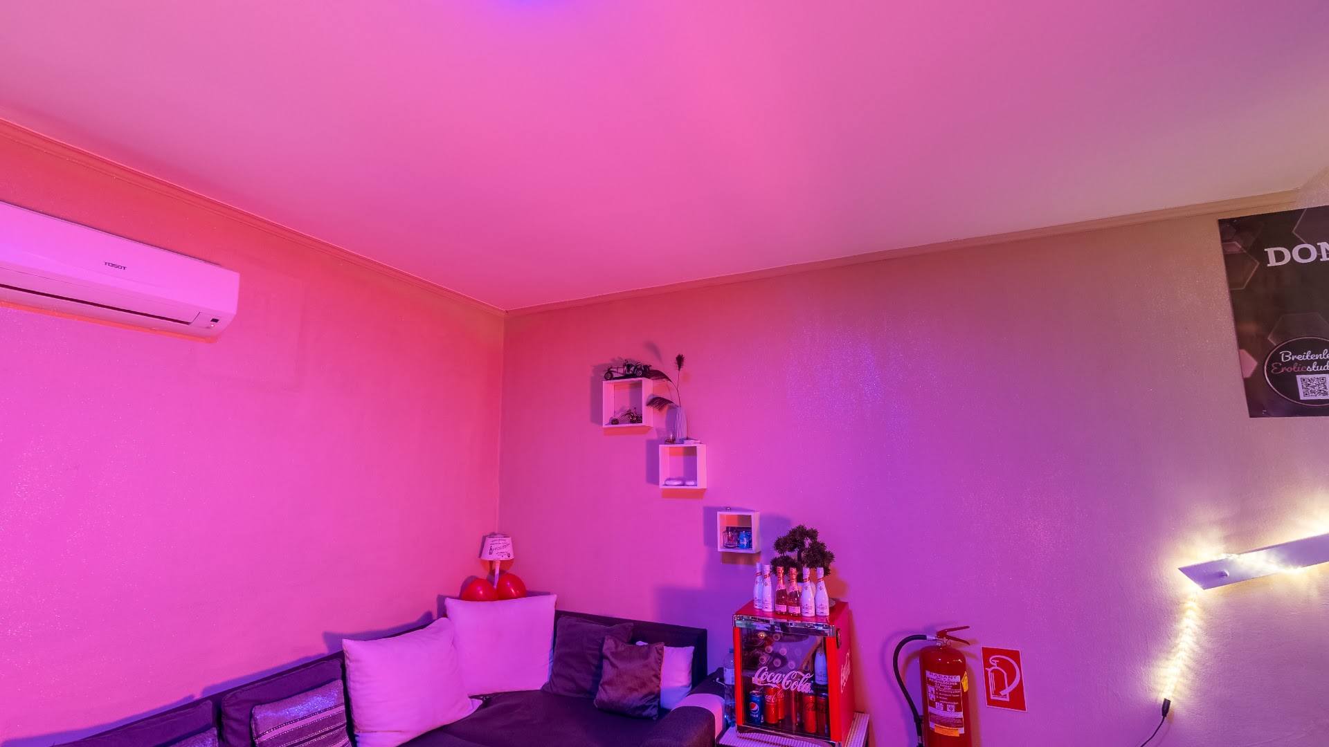 Breitenleer Eroticstudio Wien - Brothel in Vienna, Austria