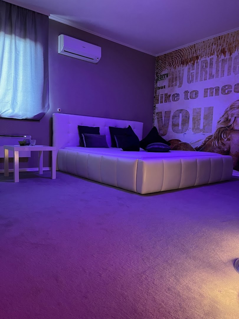 Breitenleer Eroticstudio Wien - Brothel in Vienna, Austria