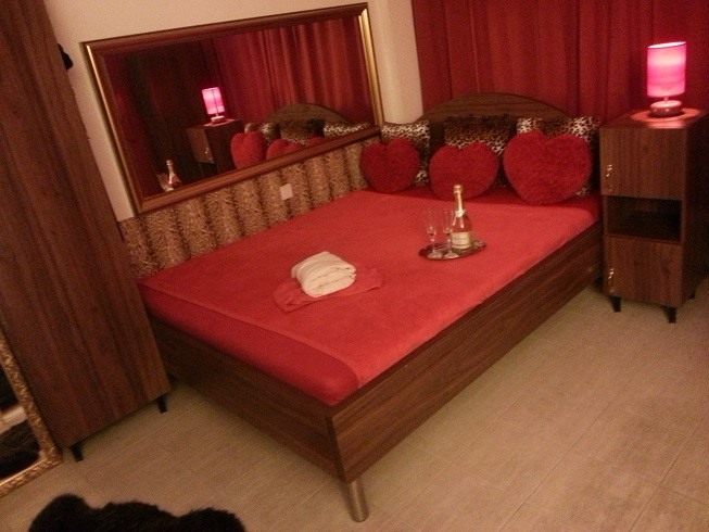 Domina Lady Sara In Wien - Brothel in Vienna, Austria