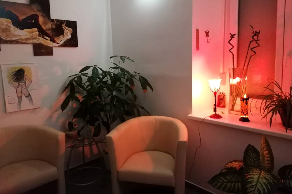 Studio Asia77 - Brothel in Vienna, Austria