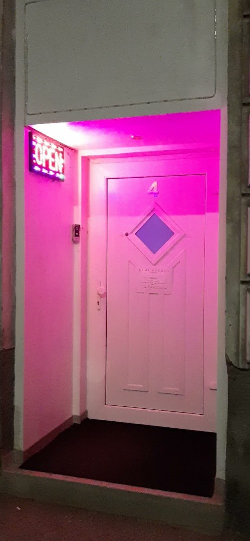 Lili Studio - Erotic Massage in Vienna, Austria