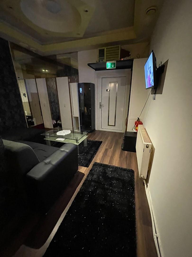 Studio-6lady - Erotic Massage in Vienna, Austria