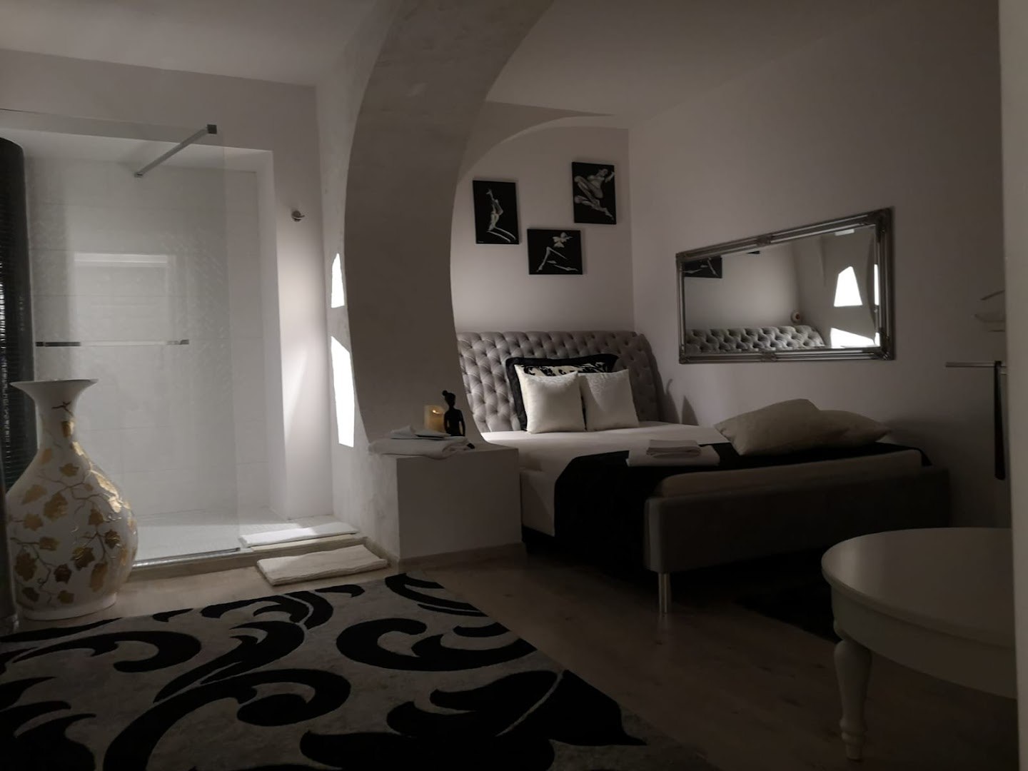 Wellness Lounge Suite - Erotic Massage in Vienna, Austria
