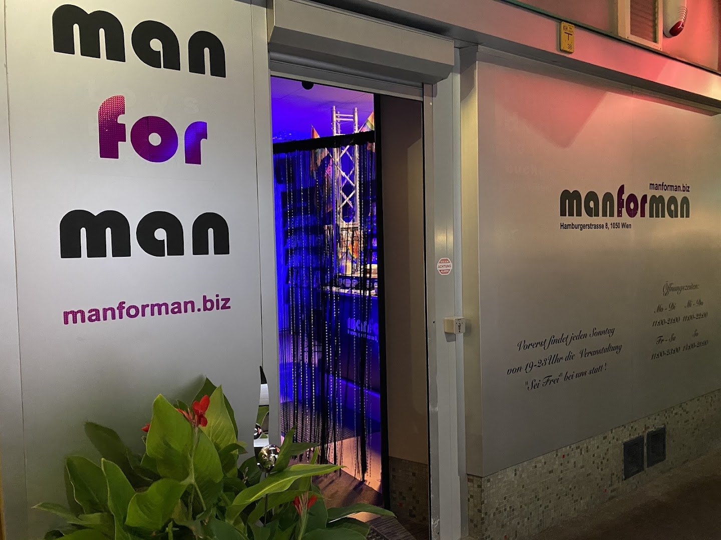Man For Man - Gentlemen’s Secret’s E.U. - Swinger Club in Vienna, Austria