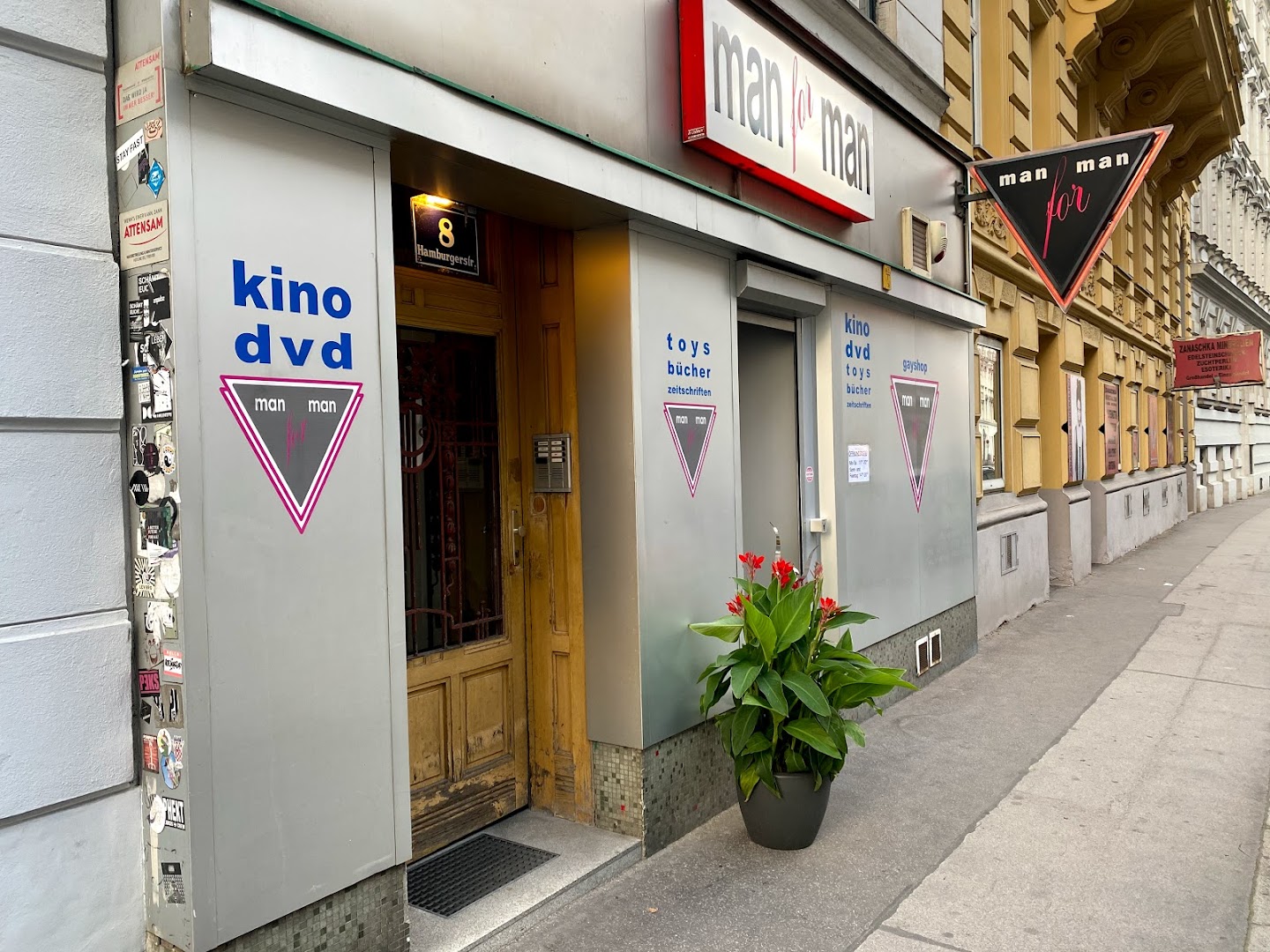 Man For Man - Gentlemen’s Secret’s E.U. - Swinger Club in Vienna, Austria