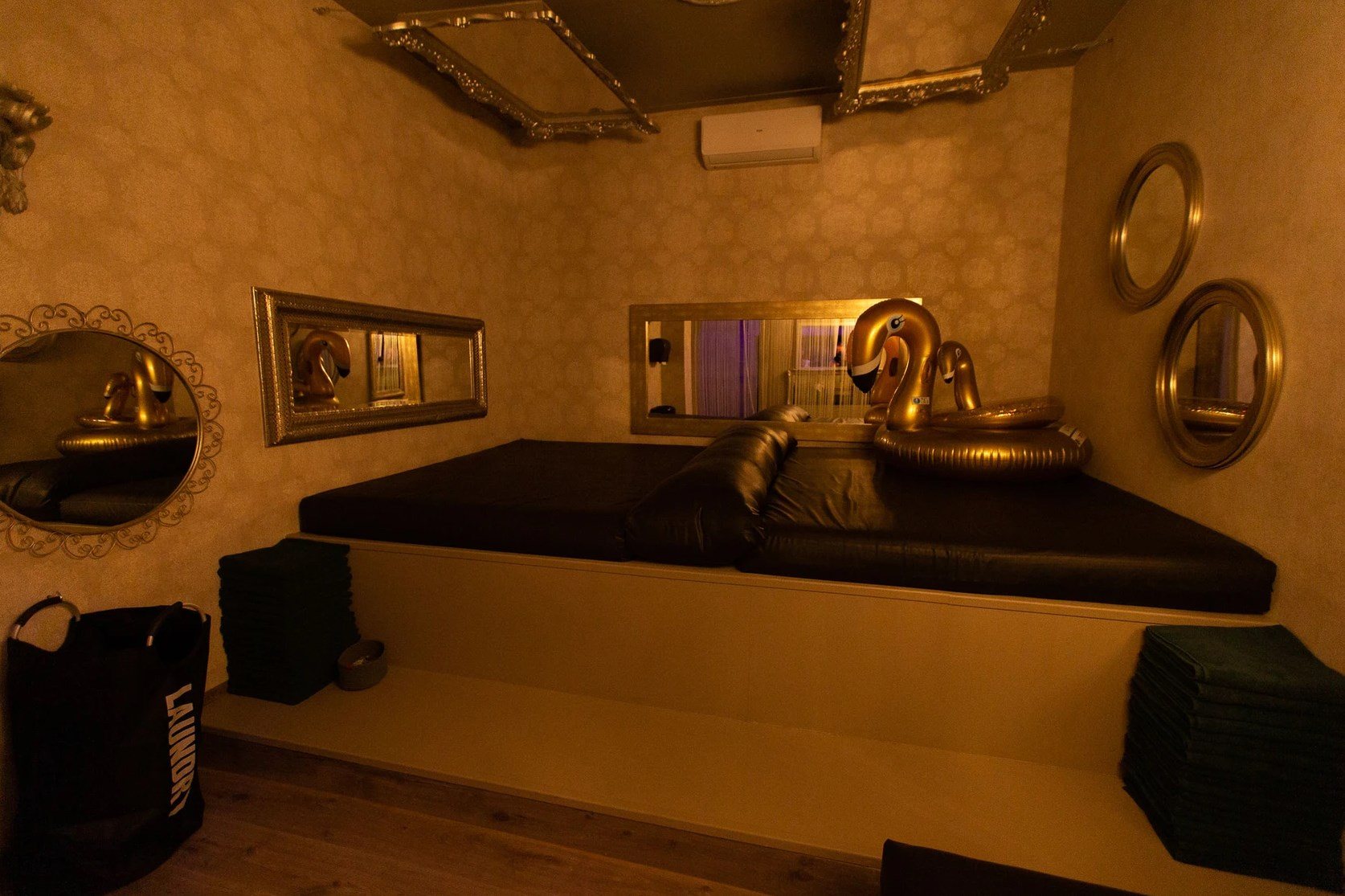 Buddhaclub - Swinger Club in Boom, Belgium