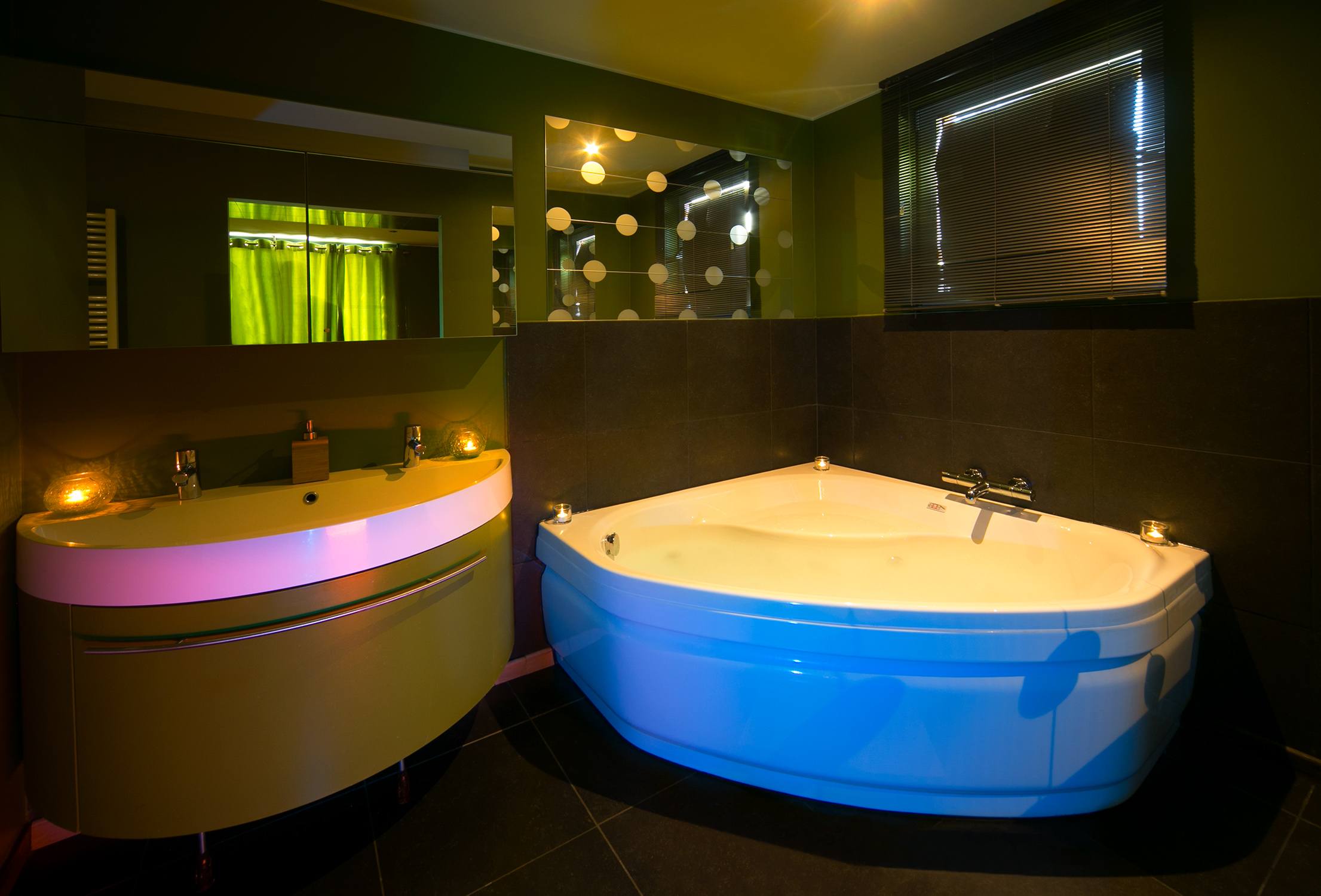 Love Bar Room - Nightclub in Bruxelles, Belgium