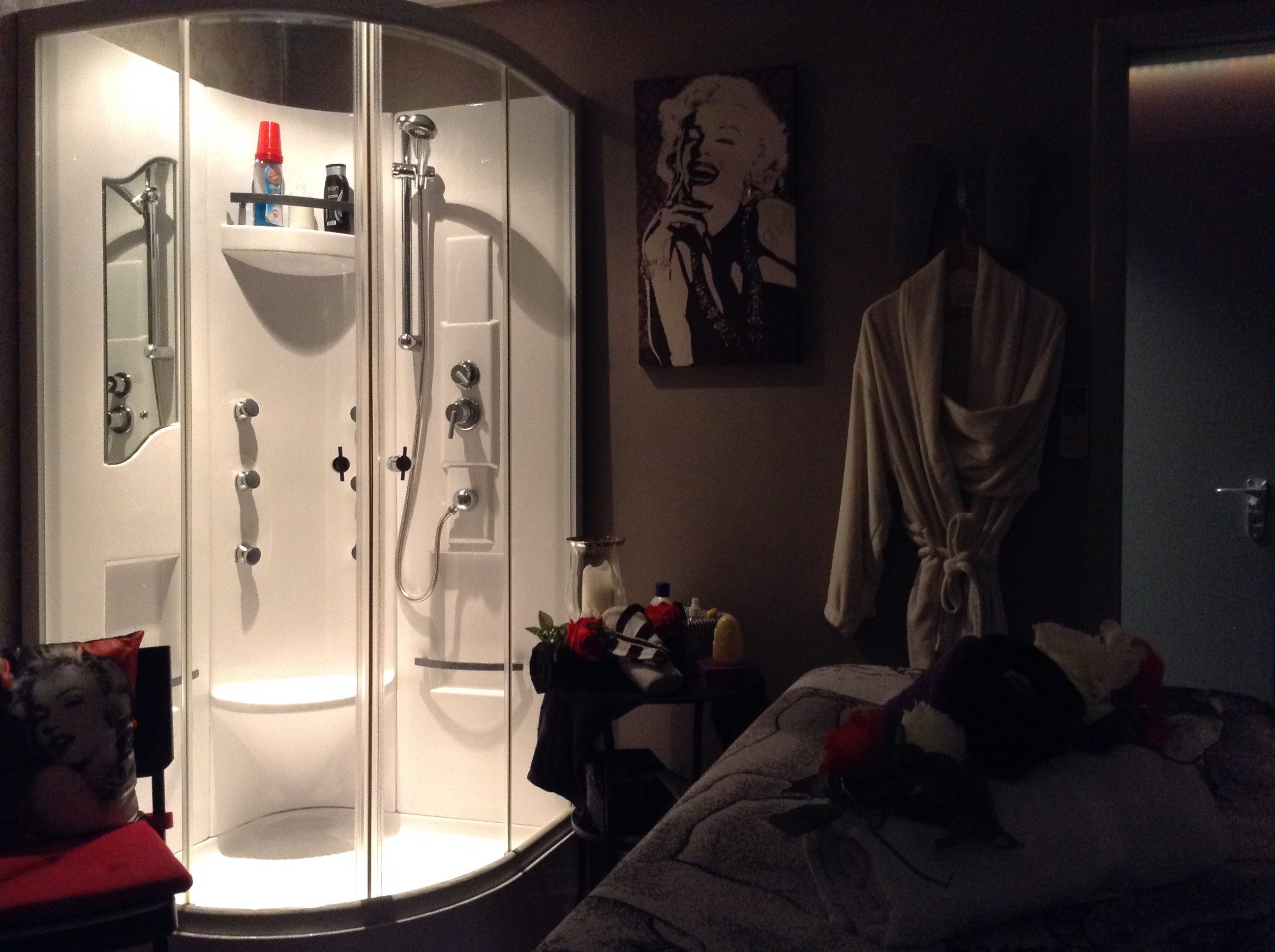 Maison Deluxe - Erotic Massage in Kontich, Belgium