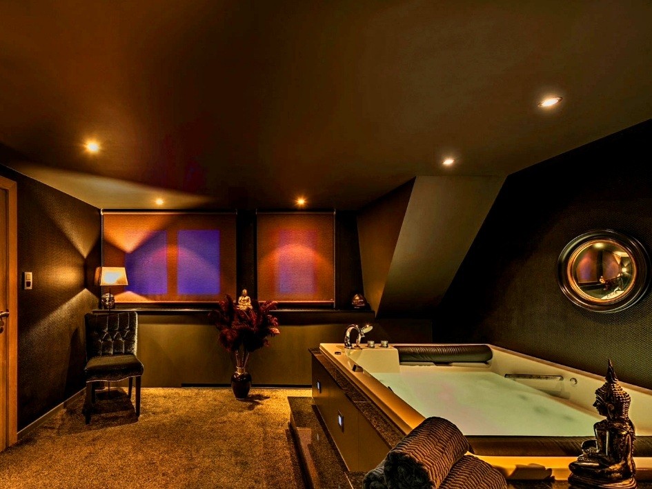 Machiavelly - Brussels Private Erotic Club - Nightclub in Lennik, Belgium