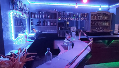 Kiss Bar | Bar à Champagne - Nightclub in Leuze En Hainaut, Belgium
