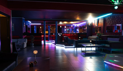 Kiss Bar | Bar à Champagne - Nightclub in Leuze En Hainaut, Belgium