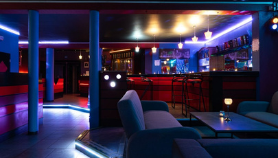 Kiss Bar | Bar à Champagne - Nightclub in Leuze En Hainaut, Belgium