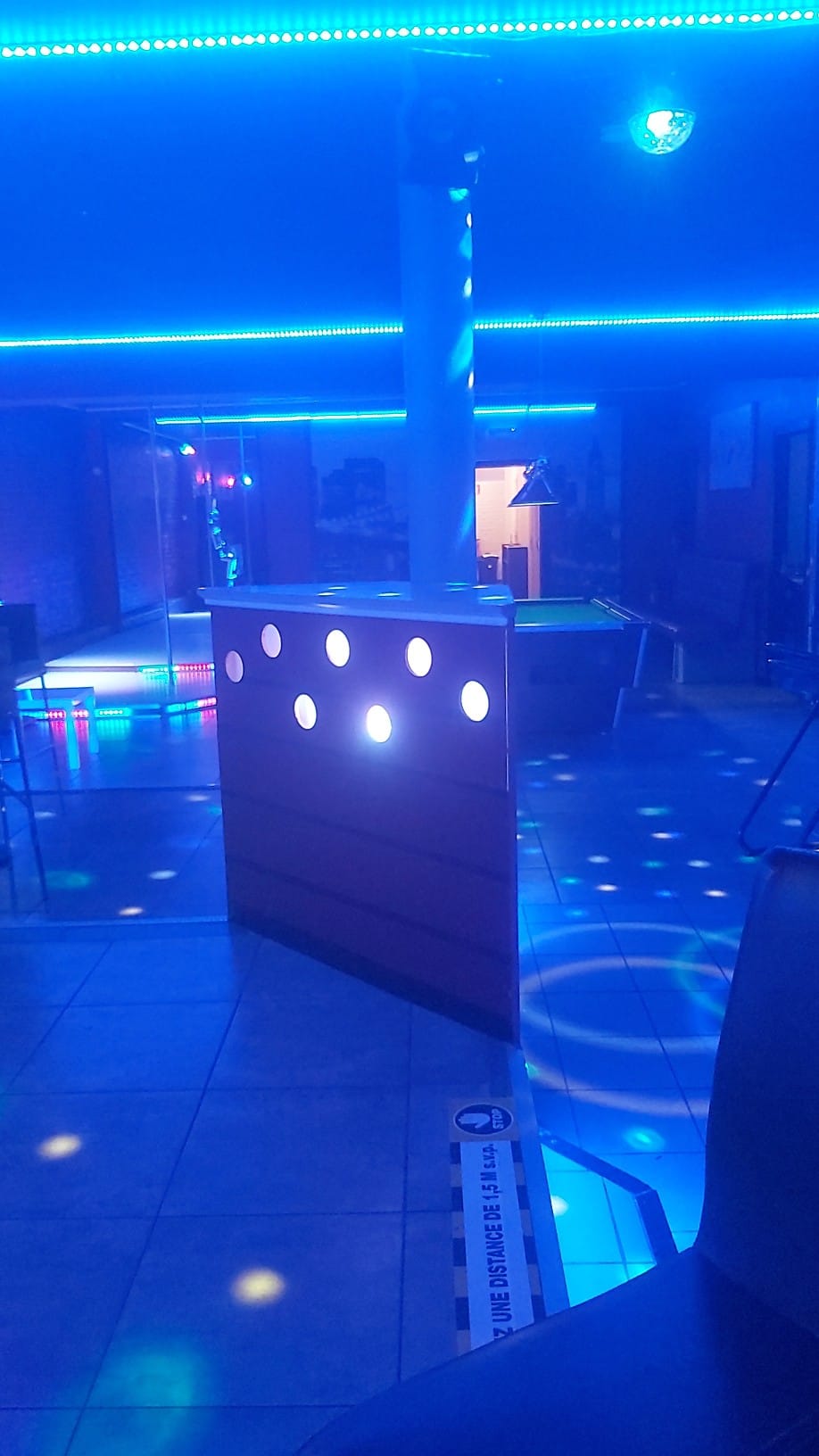 Kiss Bar | Bar à Champagne - Nightclub in Leuze En Hainaut, Belgium