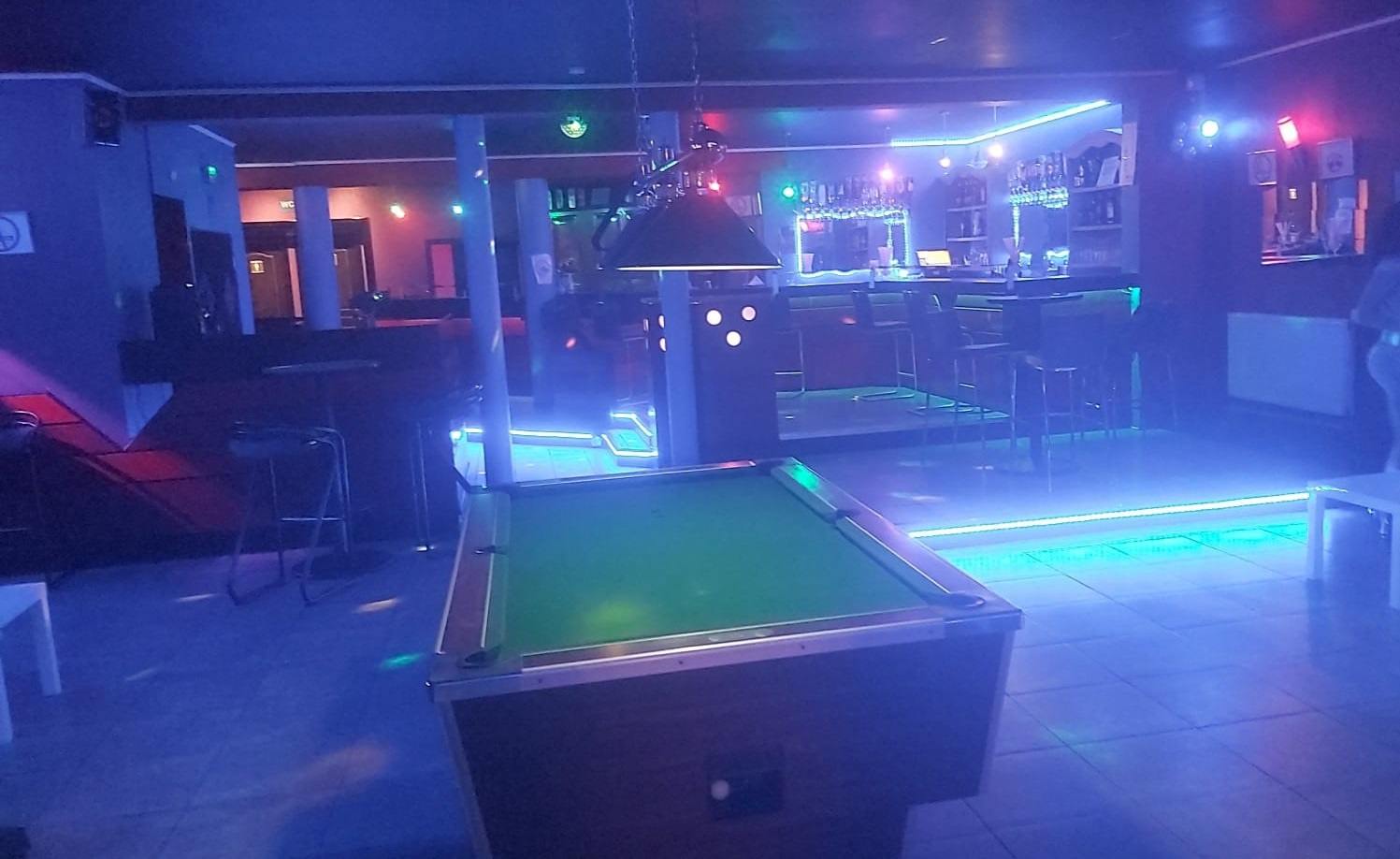 Kiss Bar | Bar à Champagne - Nightclub in Leuze En Hainaut, Belgium
