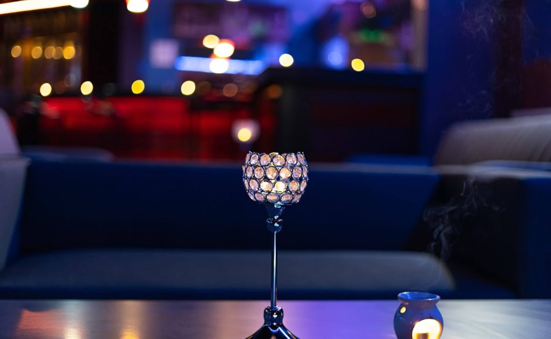 Kiss Bar | Bar à Champagne - Nightclub in Leuze En Hainaut, Belgium