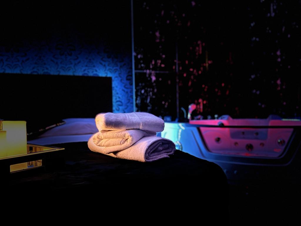 The 41 Luxury - Erotic Massage in Machelen, Belgium