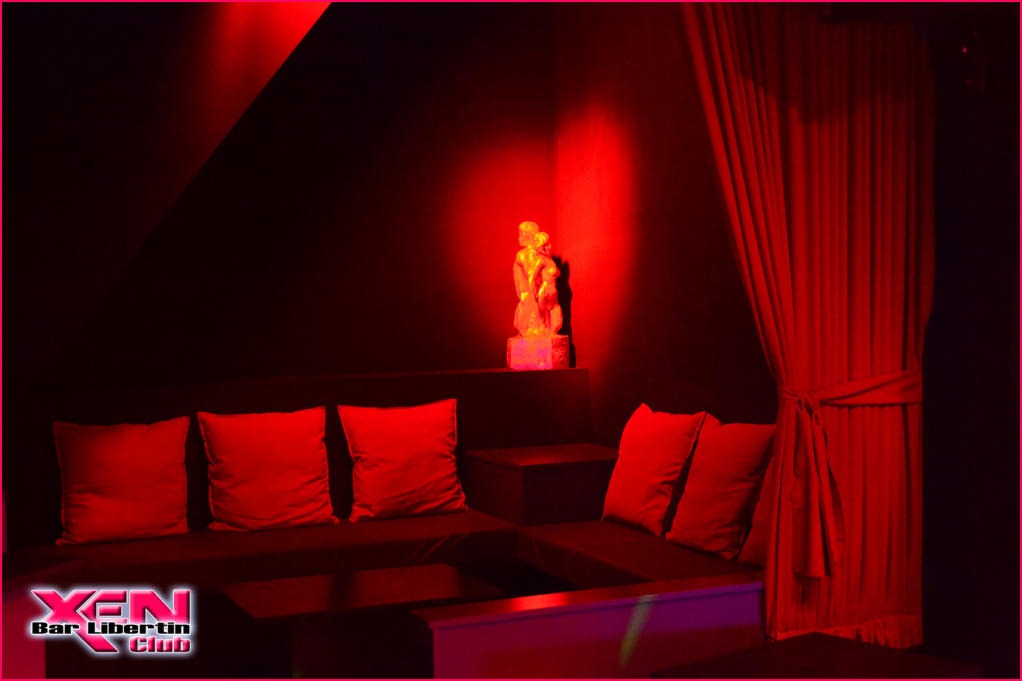 Xen Club Bar Libertin Et Echangiste - Swinger Club in Peruwelz, Belgium