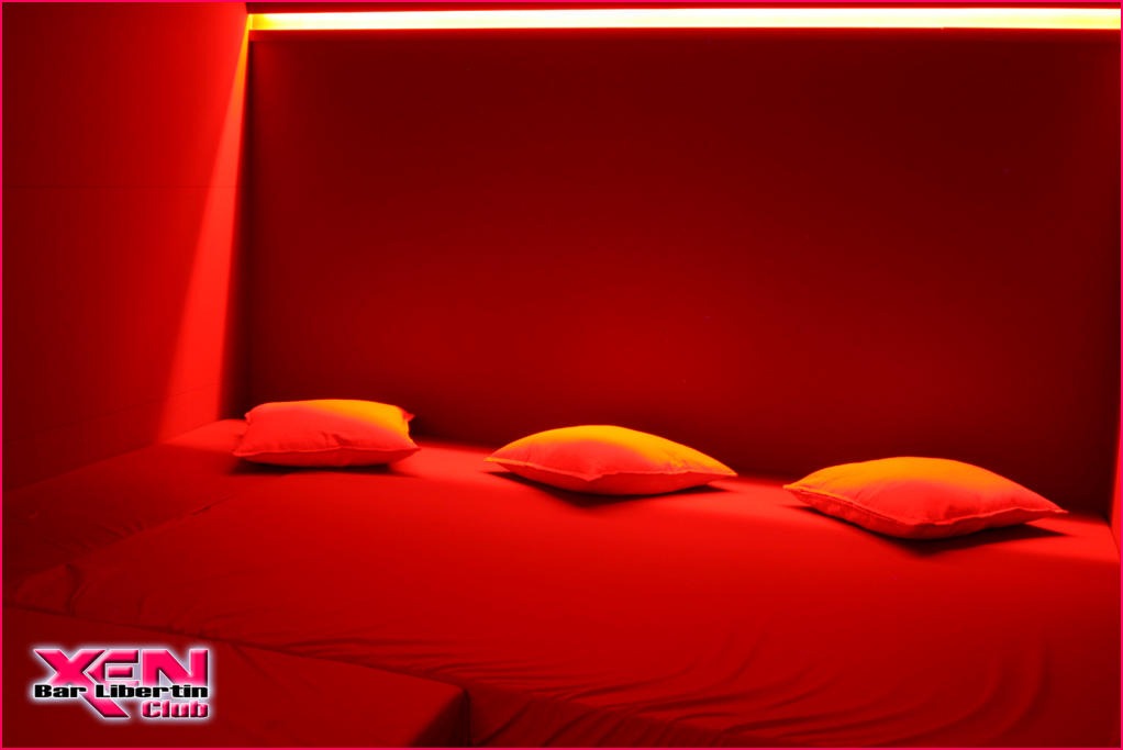 Xen Club Bar Libertin Et Echangiste - Swinger Club in Peruwelz, Belgium