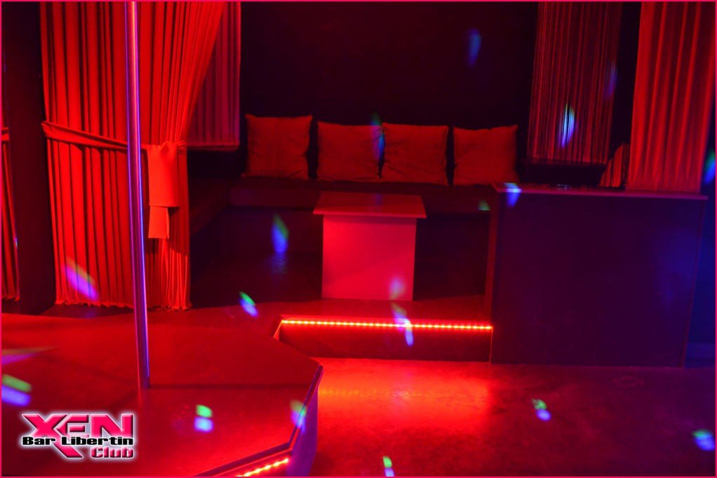 Xen Club Bar Libertin Et Echangiste - Swinger Club in Peruwelz, Belgium