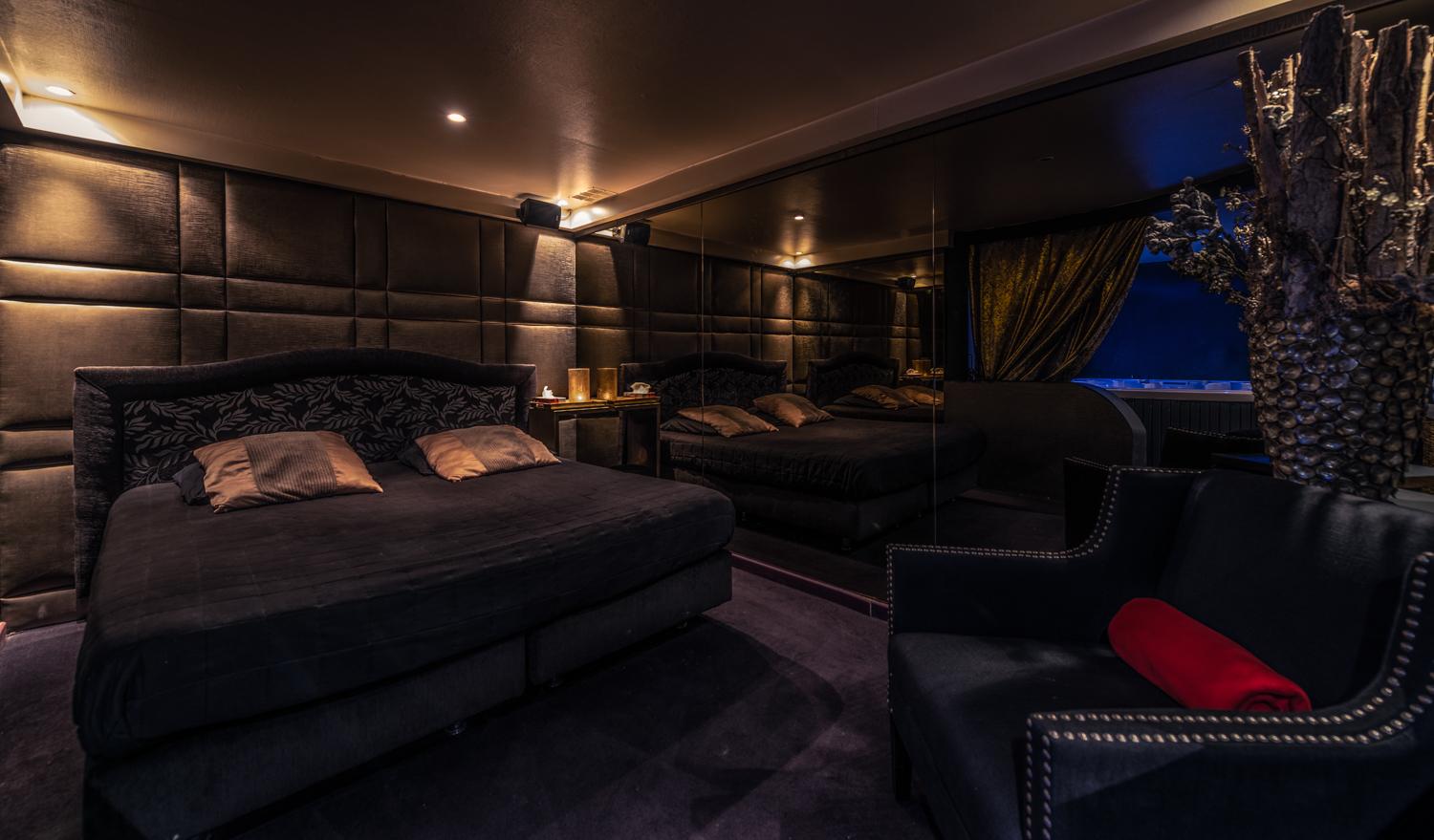 Doll's House - Nightclub in Schilde, Belgium