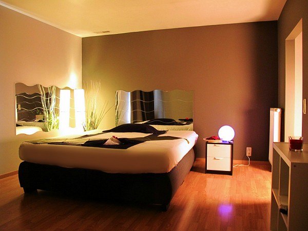Number 8 Massage Center - Erotic Massage in Steenokkerzeel, Belgium