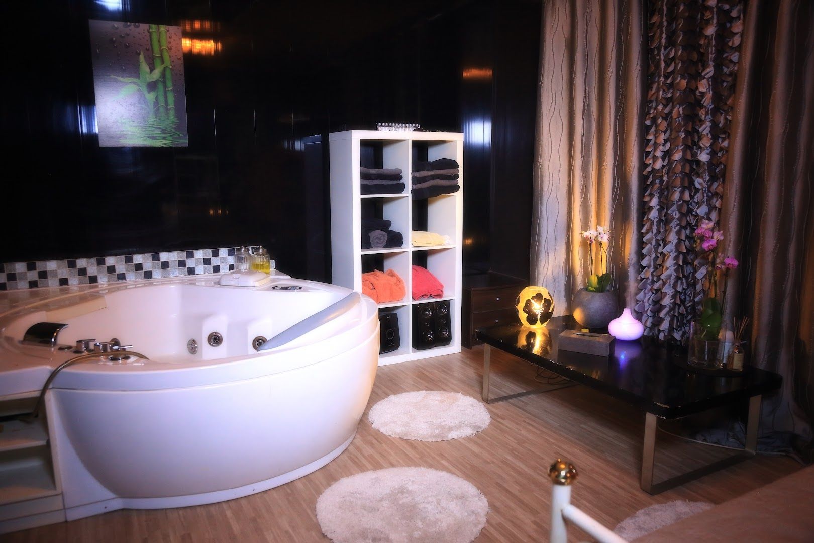 Dreams Club Champagne Bar & Massage Institute - Nightclub in Wevelgem, Belgium