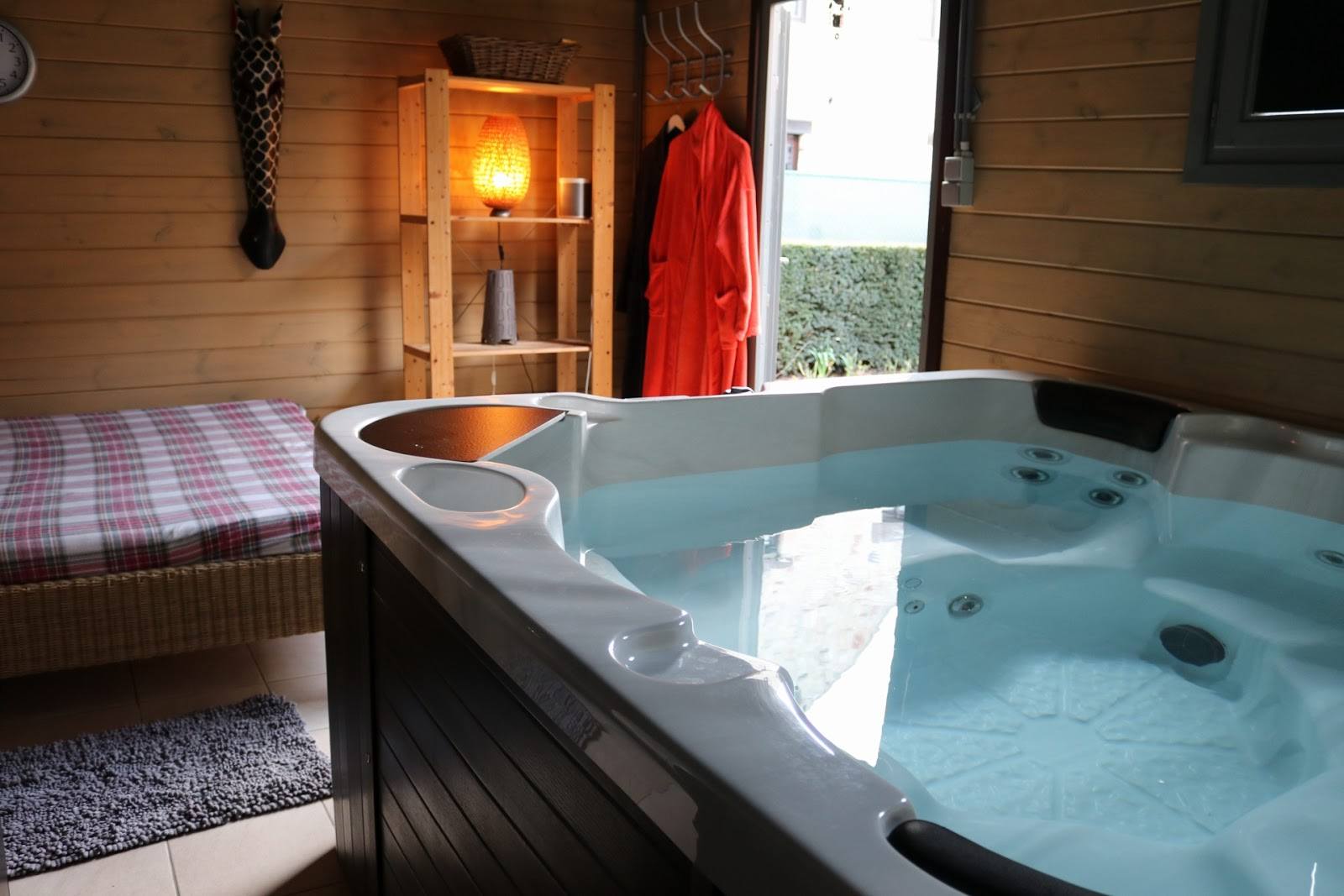 L'Amazonia Casa Brugge Loppem - Brothel in Zedelgem, Belgium