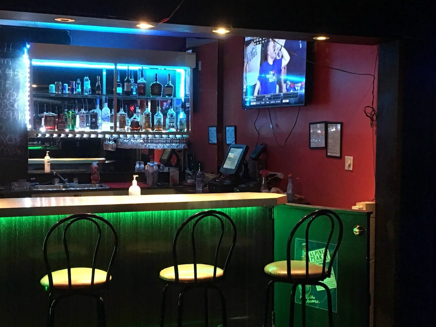 Tnt Show Bar - Nightclub in Bathurst, Canada