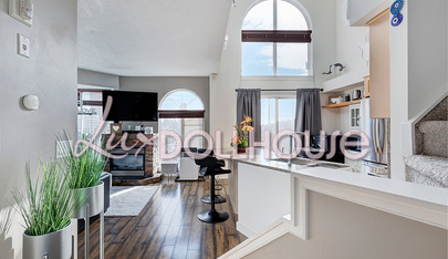 Luxdollhouse - Brothel in Calgary, Canada