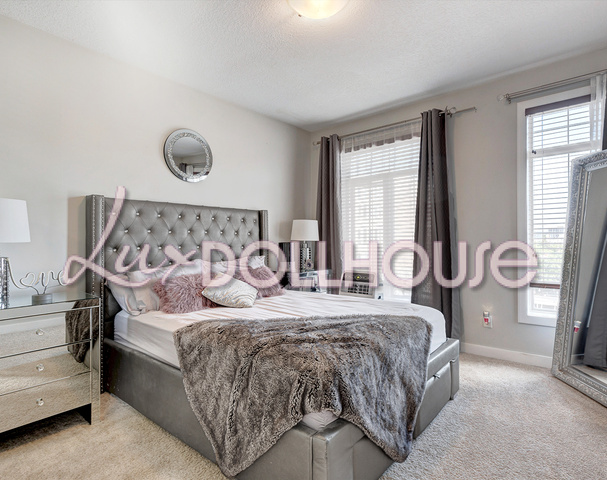 Luxdollhouse - Brothel in Calgary, Canada