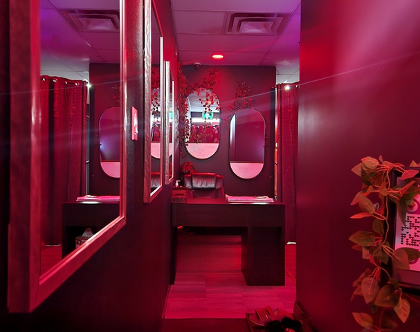 Divinity Spa - Erotic Massage in Calgary, Canada
