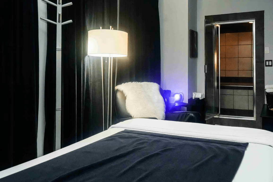 Pamper Yourself Calgary - Erotic Massage in Calgary, Canada