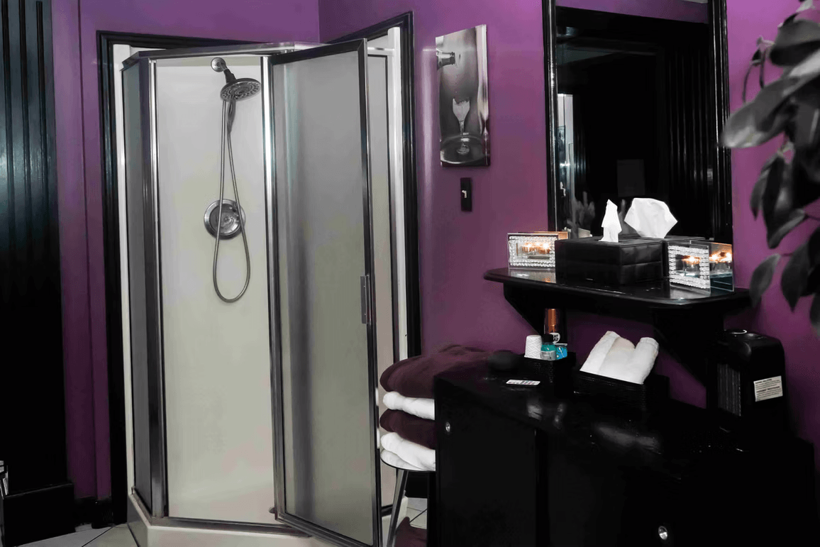 Pamper Yourself Calgary - Erotic Massage in Calgary, Canada