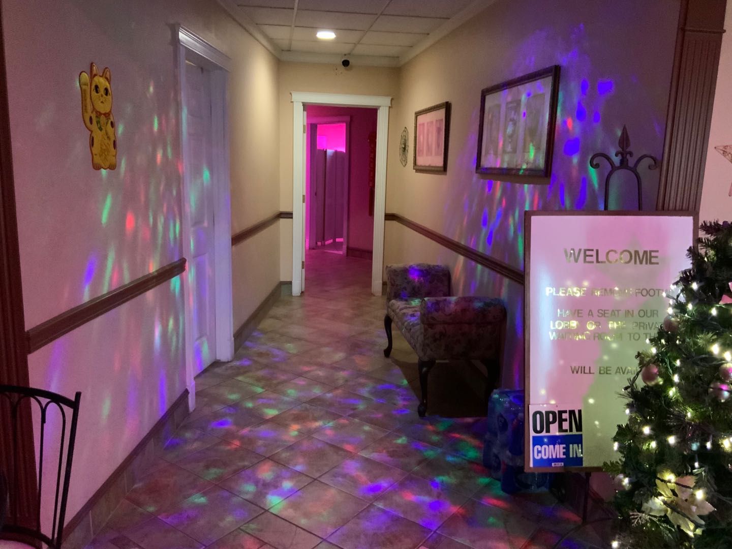 Maxum Den & Spa - Erotic Massage in Edmonton, Canada
