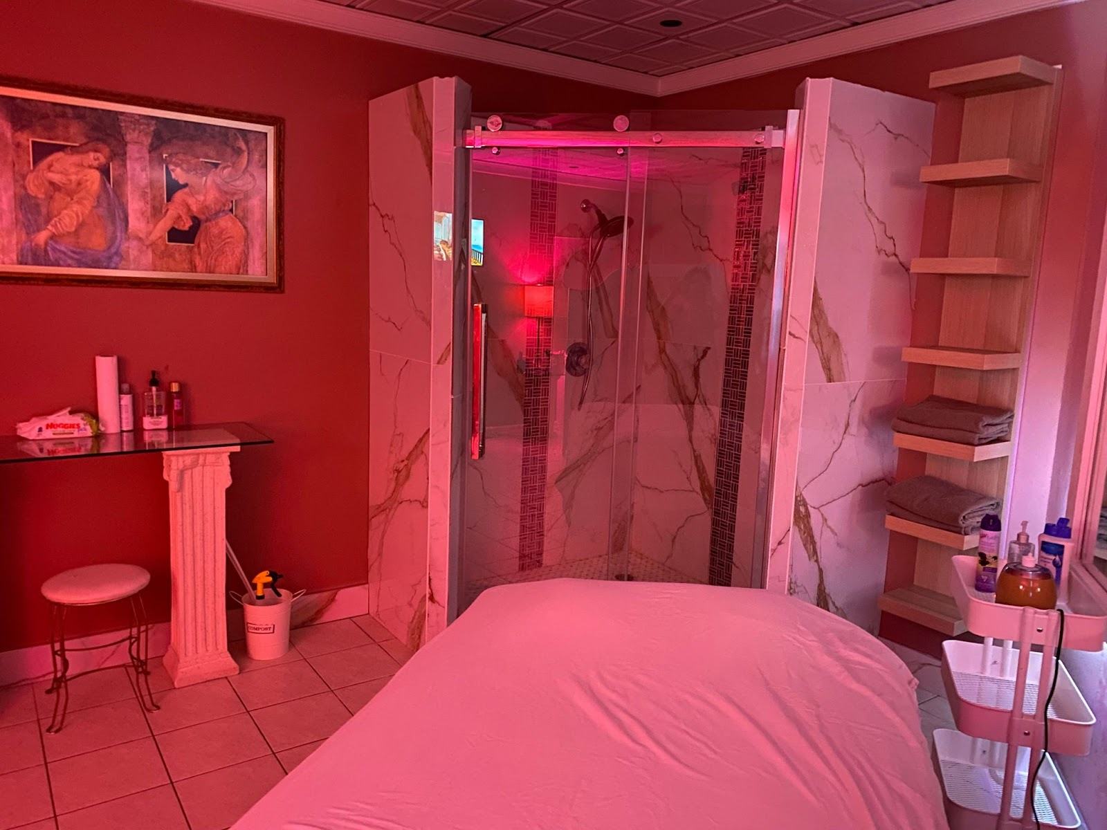 Maxum Den & Spa - Erotic Massage in Edmonton, Canada