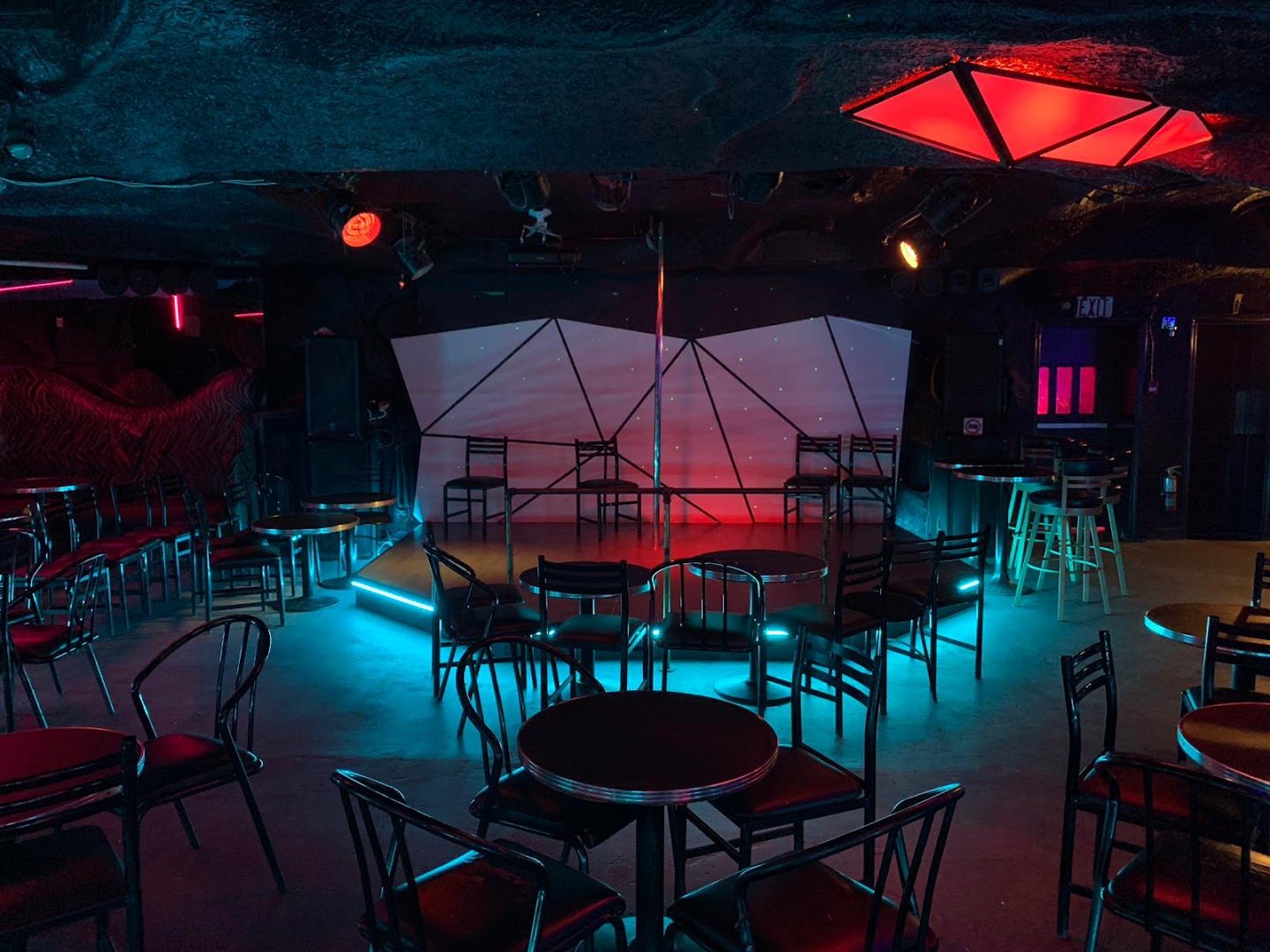 Klub Kave - Nightclub in Etobicoke, Canada