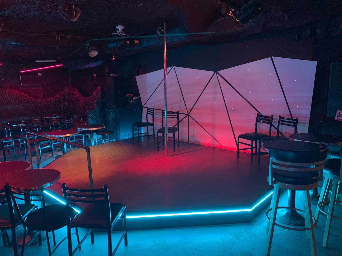 Klub Kave - Nightclub in Etobicoke, Canada