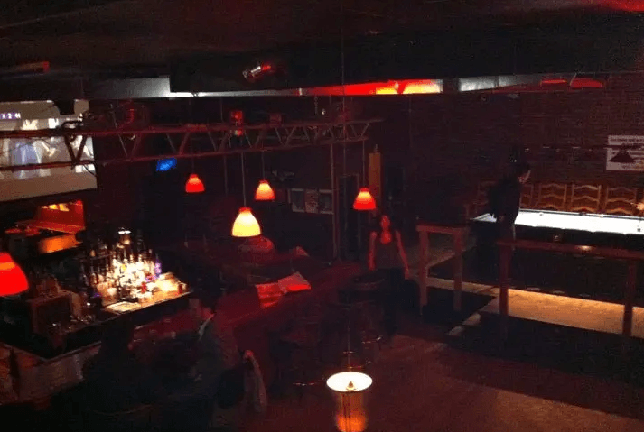 Salon Bleu - Nightclub in Fabreville, Canada