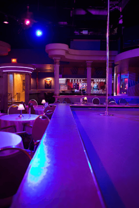 Cabaret Le Folichon - Nightclub in L Ancienne Lorette, Canada